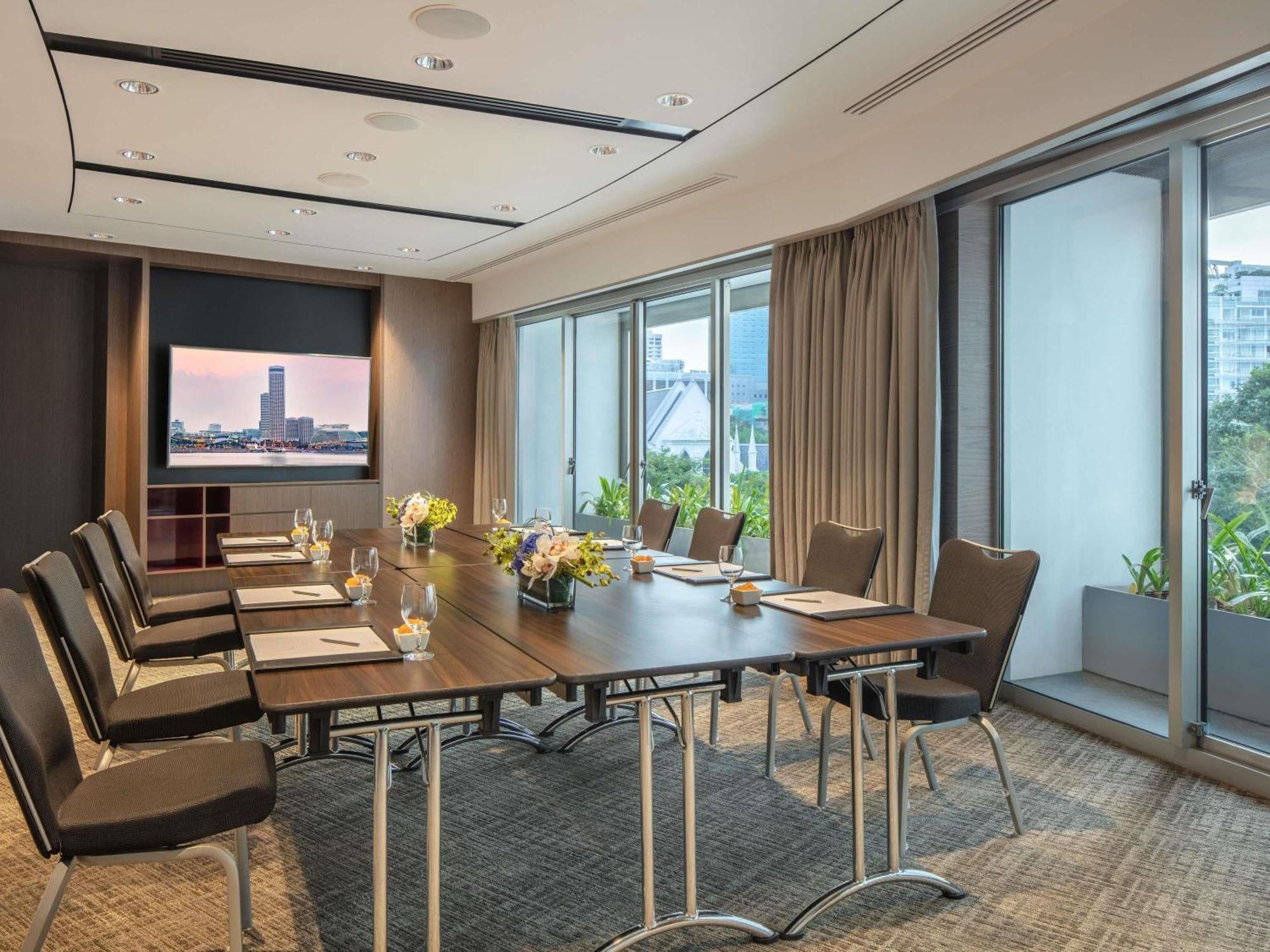 Hotel Swissotel The Stamford 5*