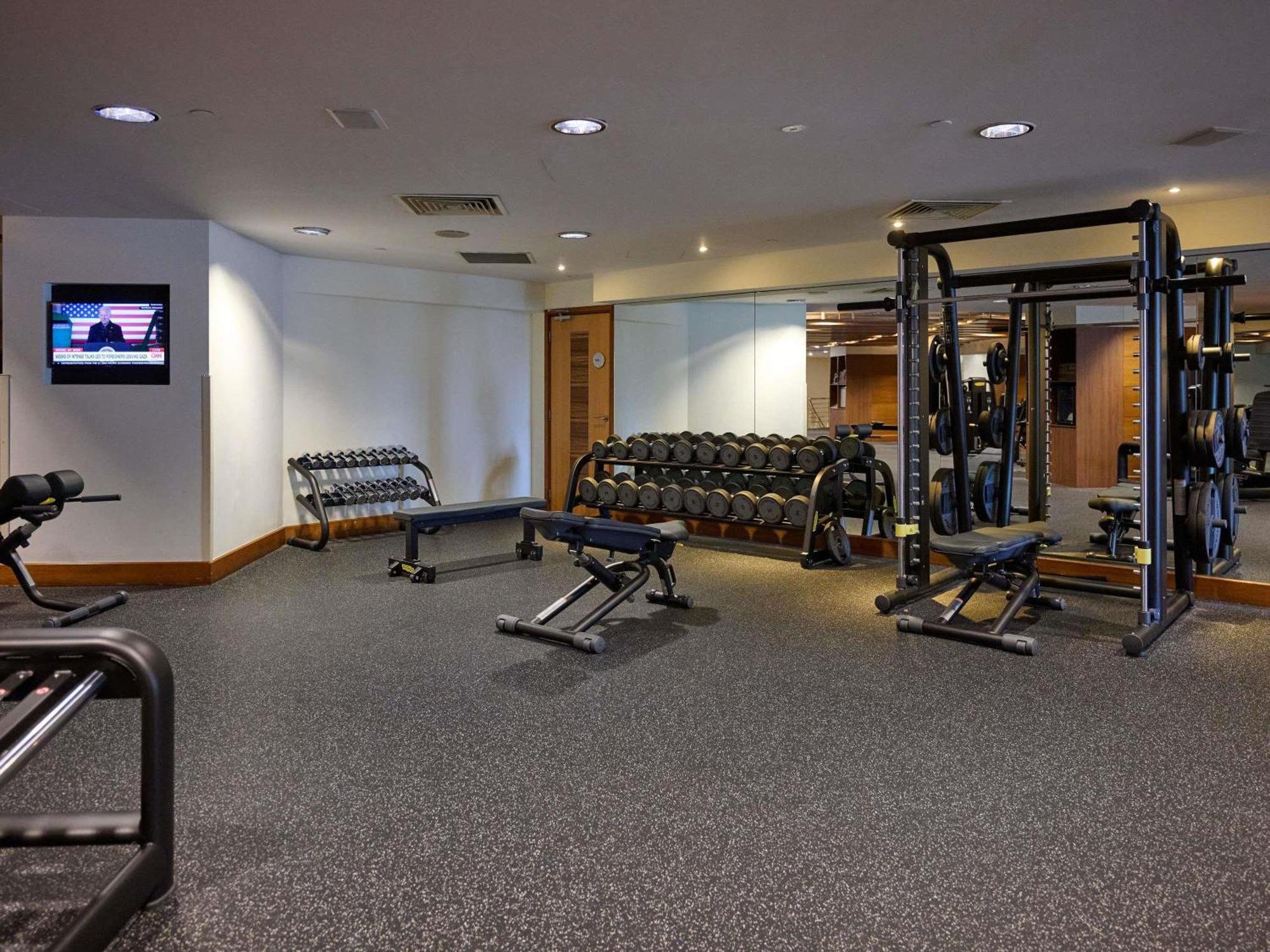 Swissotel The Stamford 5*